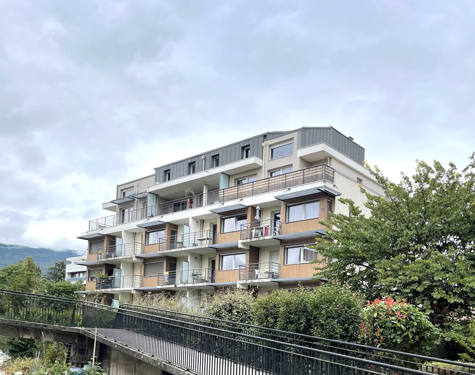 OPPORTUNITÉ RARE – DUPLEX "CLÉ EN MAIN" SCINDÉ EN 2 LOGEMENTS – GRENOBLE (38100)